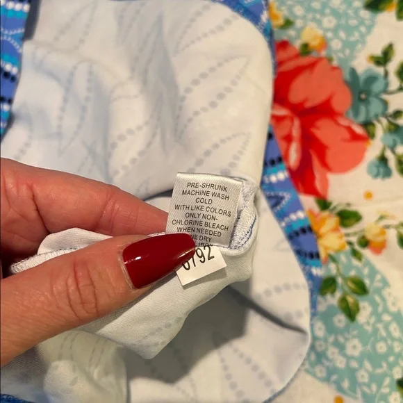 Lulu-B ruffle neck top shirt size medium - Picture 6 of 9